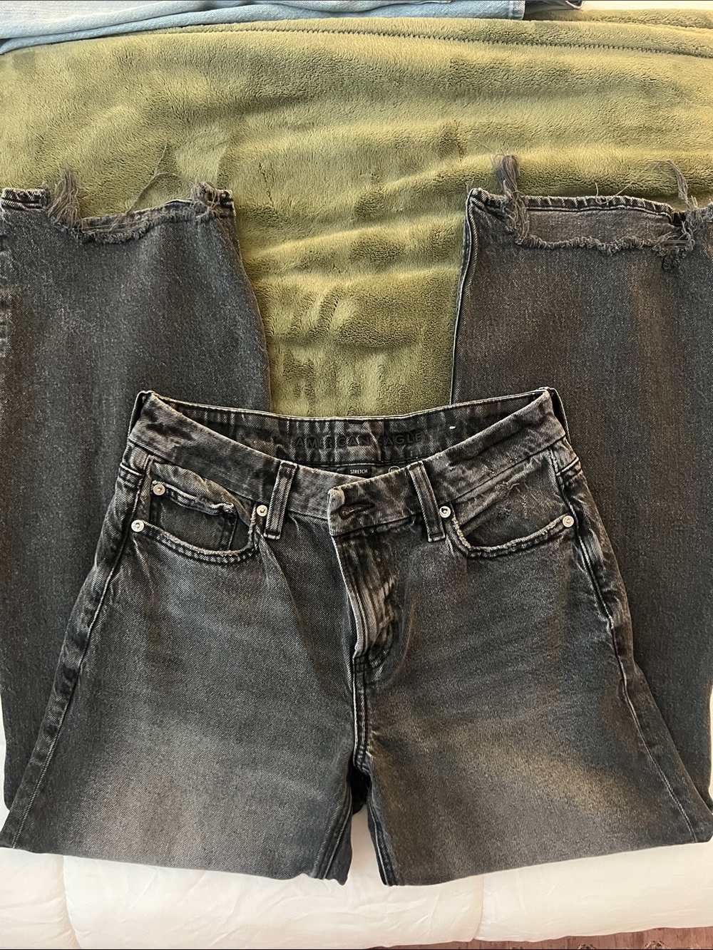 AE black washed lowrise jeans